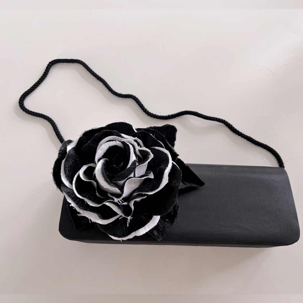 White House Black Market Clutch